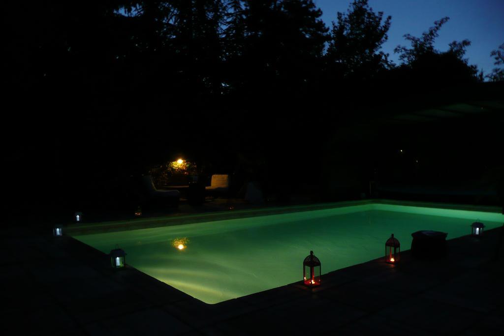 La Bicyclette Fleurie Bed & Breakfast Villemoirieu Exterior photo