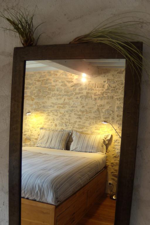La Bicyclette Fleurie Bed & Breakfast Villemoirieu Room photo