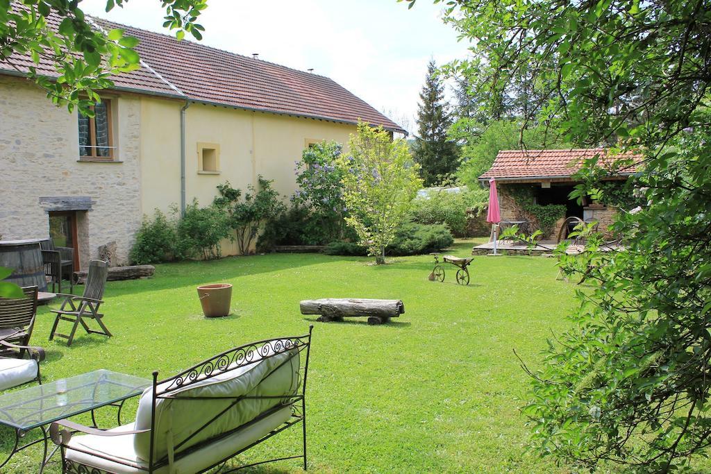 La Bicyclette Fleurie Bed & Breakfast Villemoirieu Exterior photo