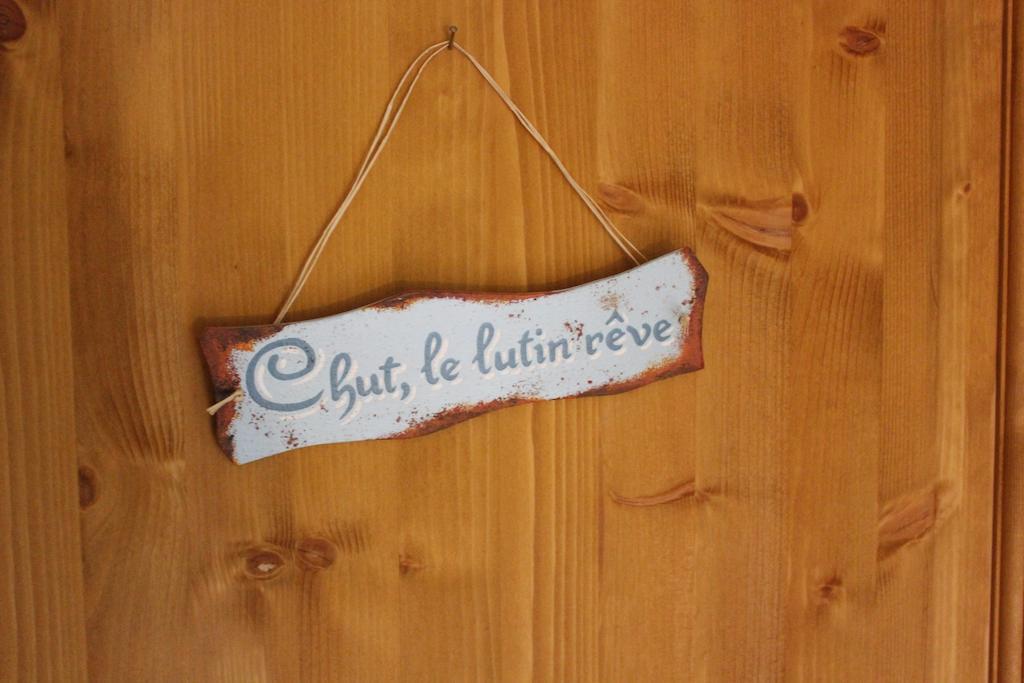 La Bicyclette Fleurie Bed & Breakfast Villemoirieu Room photo