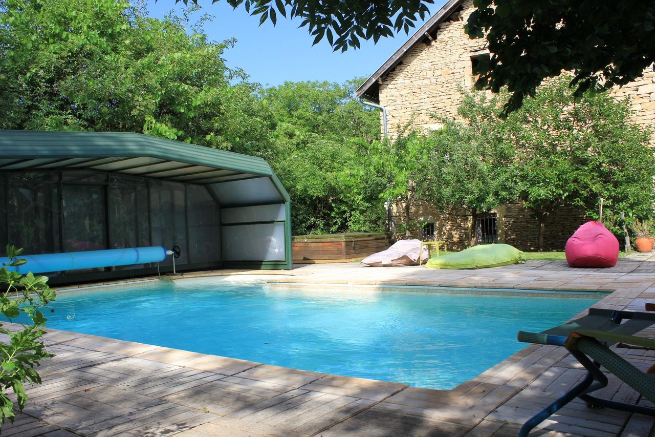 La Bicyclette Fleurie Bed & Breakfast Villemoirieu Exterior photo
