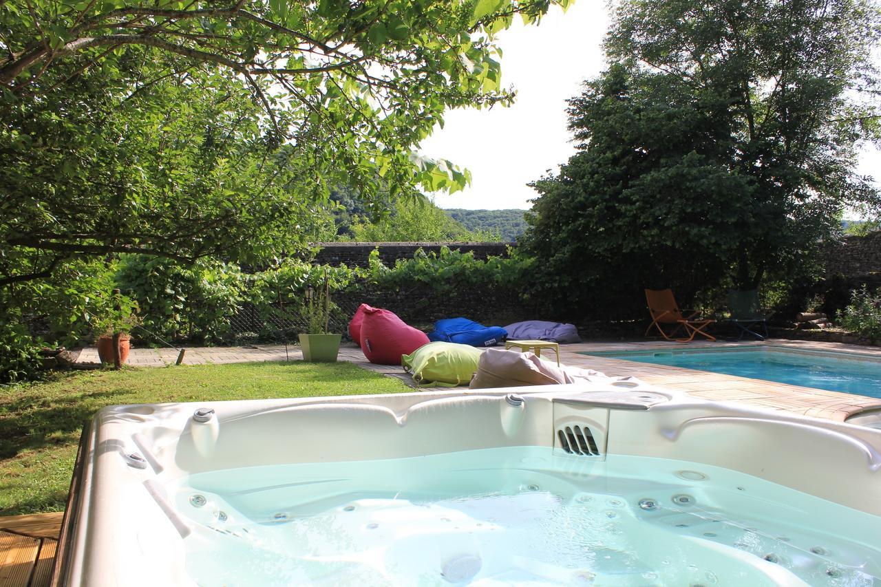 La Bicyclette Fleurie Bed & Breakfast Villemoirieu Exterior photo